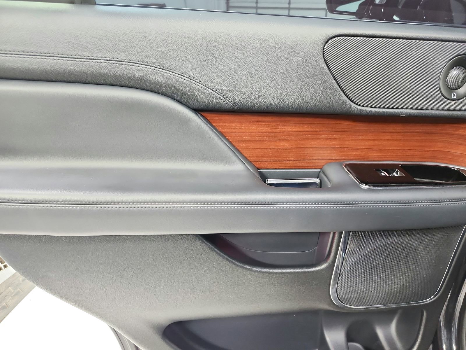 Used 2023 Lincoln Navigator Reserve image 44