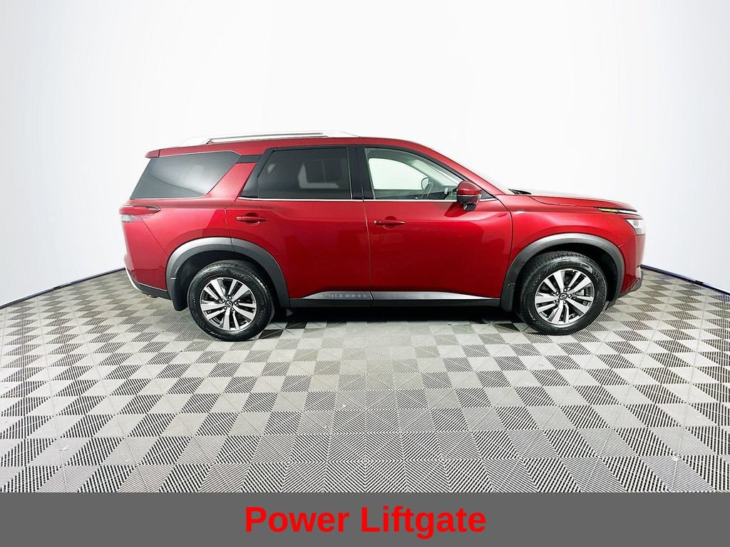 Certified 2023 Nissan Pathfinder SL w/ Black Appearance Package AWD/4WD image 13