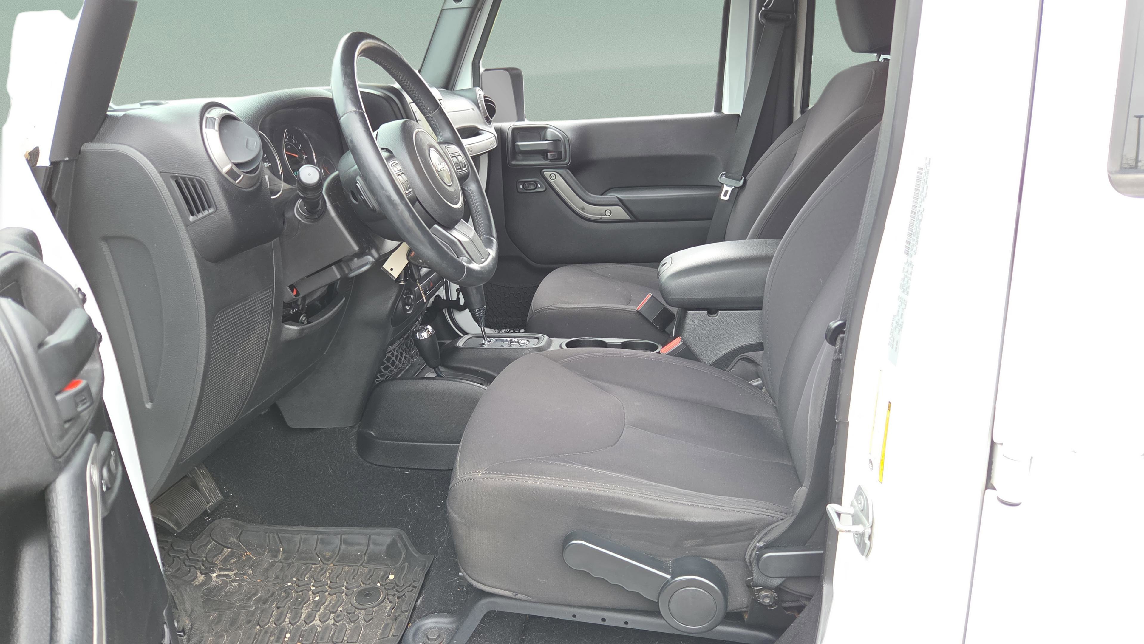 Used 2015 Jeep Wrangler Unlimited Sport image 10