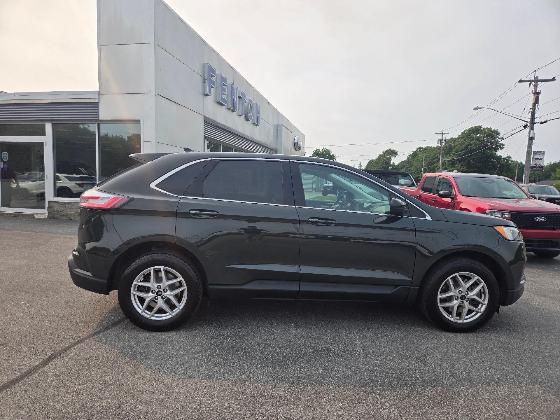 Used 2023 Ford Edge SEL w/ Convenience Package AWD/4WD image 2