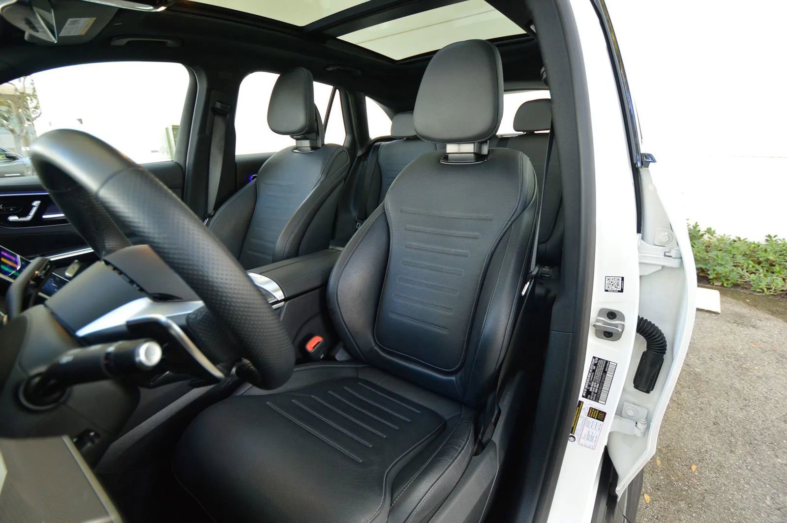 Used 2025 Mercedes-Benz GLC 43 AMG 4MATIC image 27