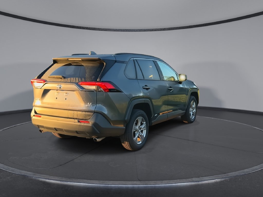Certified 2025 Toyota RAV4 LE AWD/4WD image 8