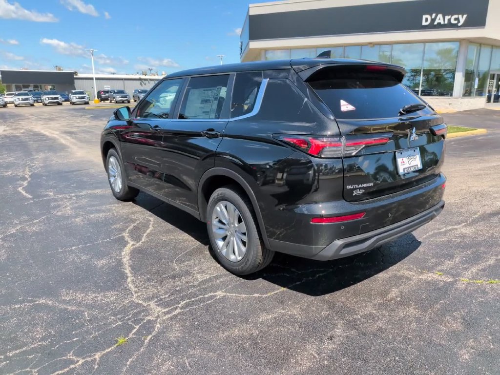 New 2026 Mitsubishi Outlander ES AWD/4WD image 13