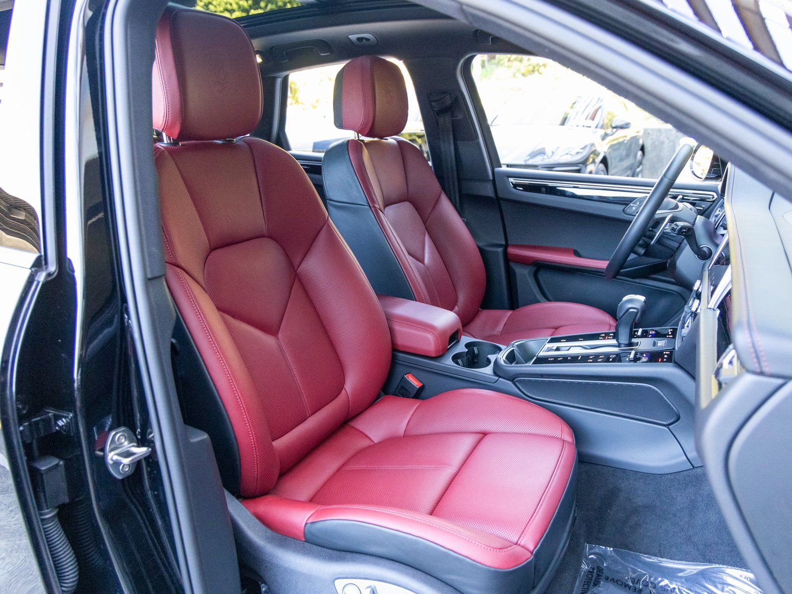 Certified 2025 Porsche Macan S image 57