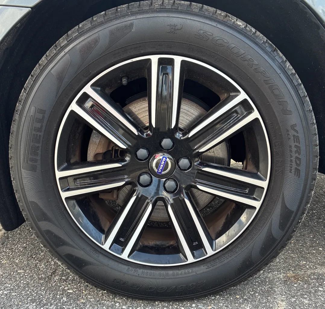 Used 2016 Volvo XC60 T6 w/ Proximity Package AWD/4WD image 9