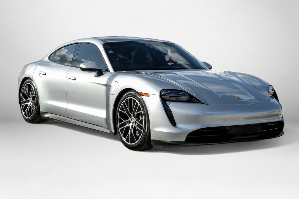 Used 2022 Porsche Taycan image 4
