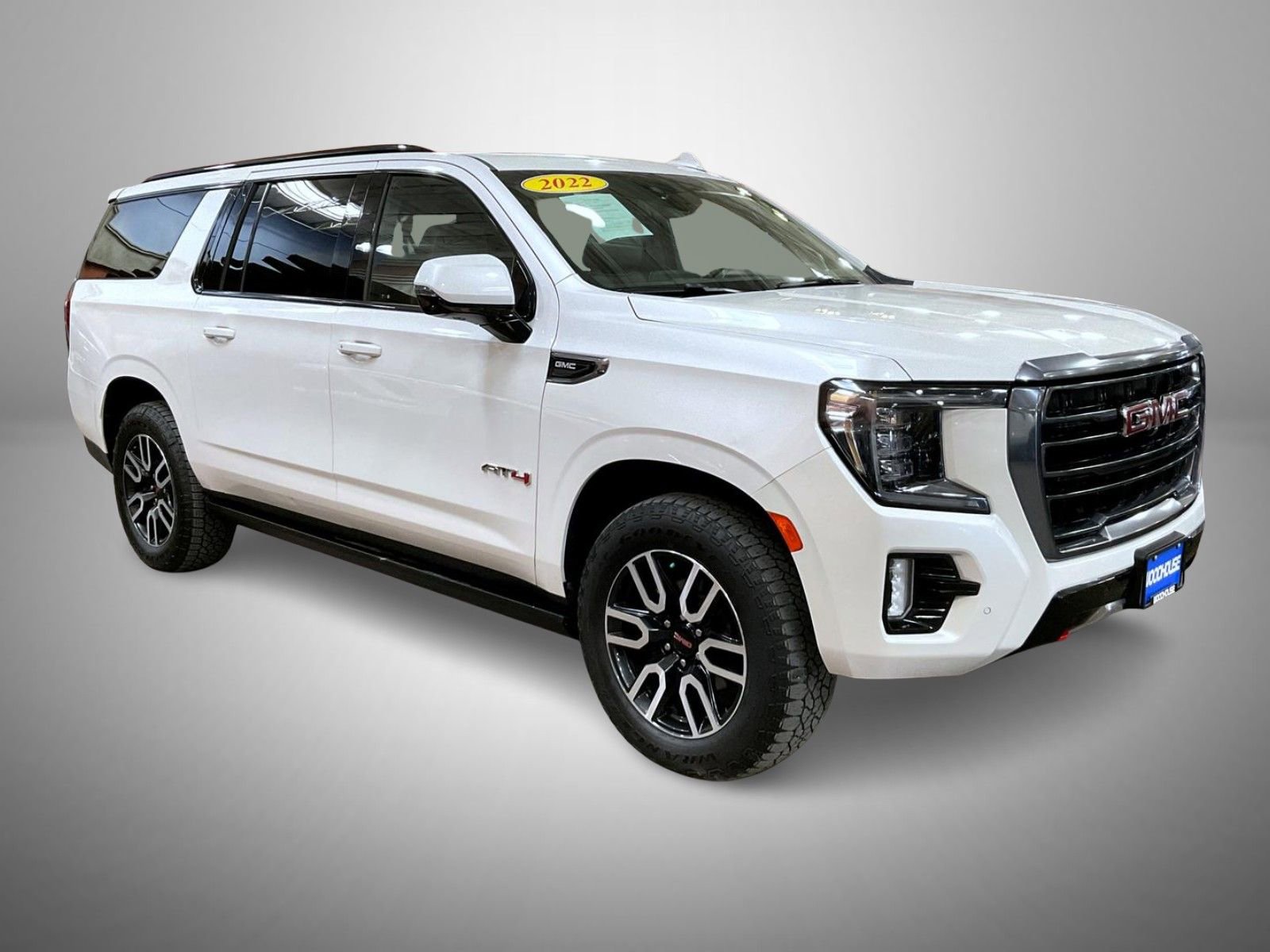 Used 2022 GMC Yukon XL AT4 image 3