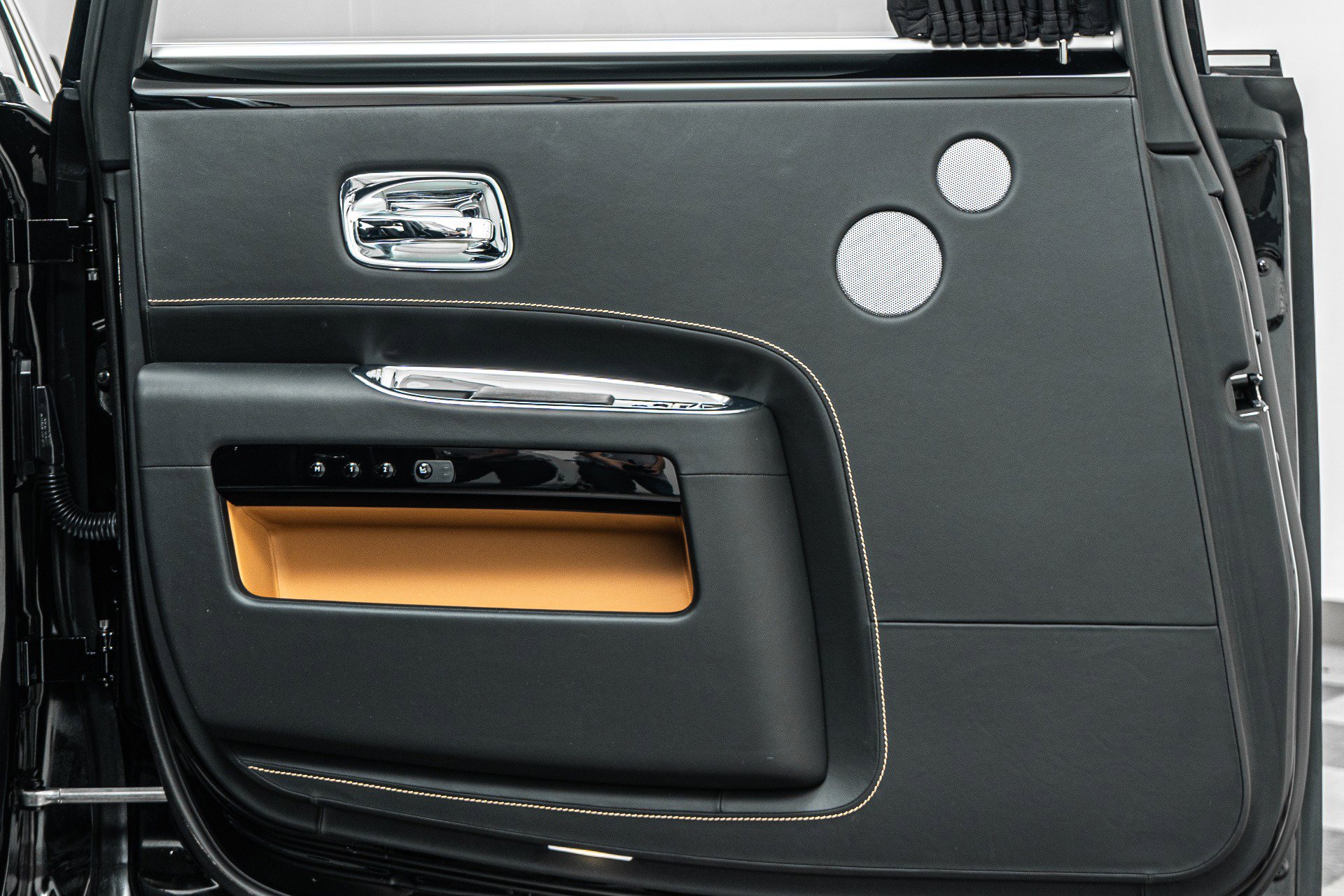 Used 2017 Rolls-Royce Ghost Extended Wheelbase image 48