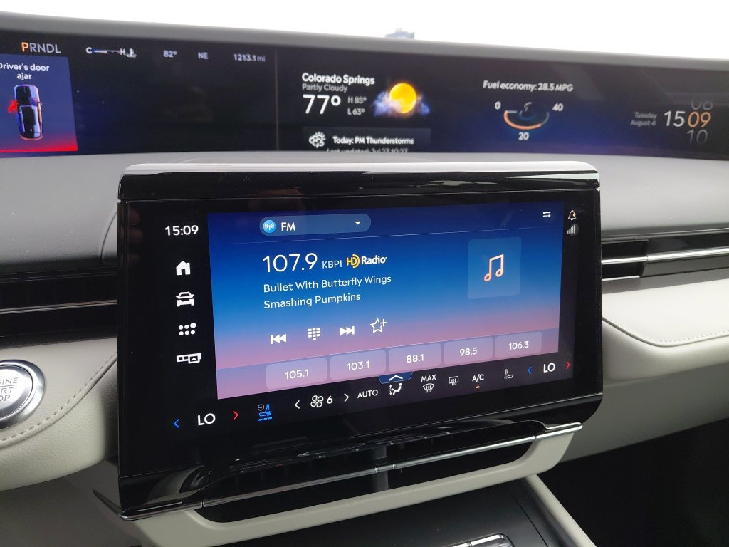 New 2026 Lincoln Nautilus Premier w/ Equipment Group 102A AWD/4WD image 16