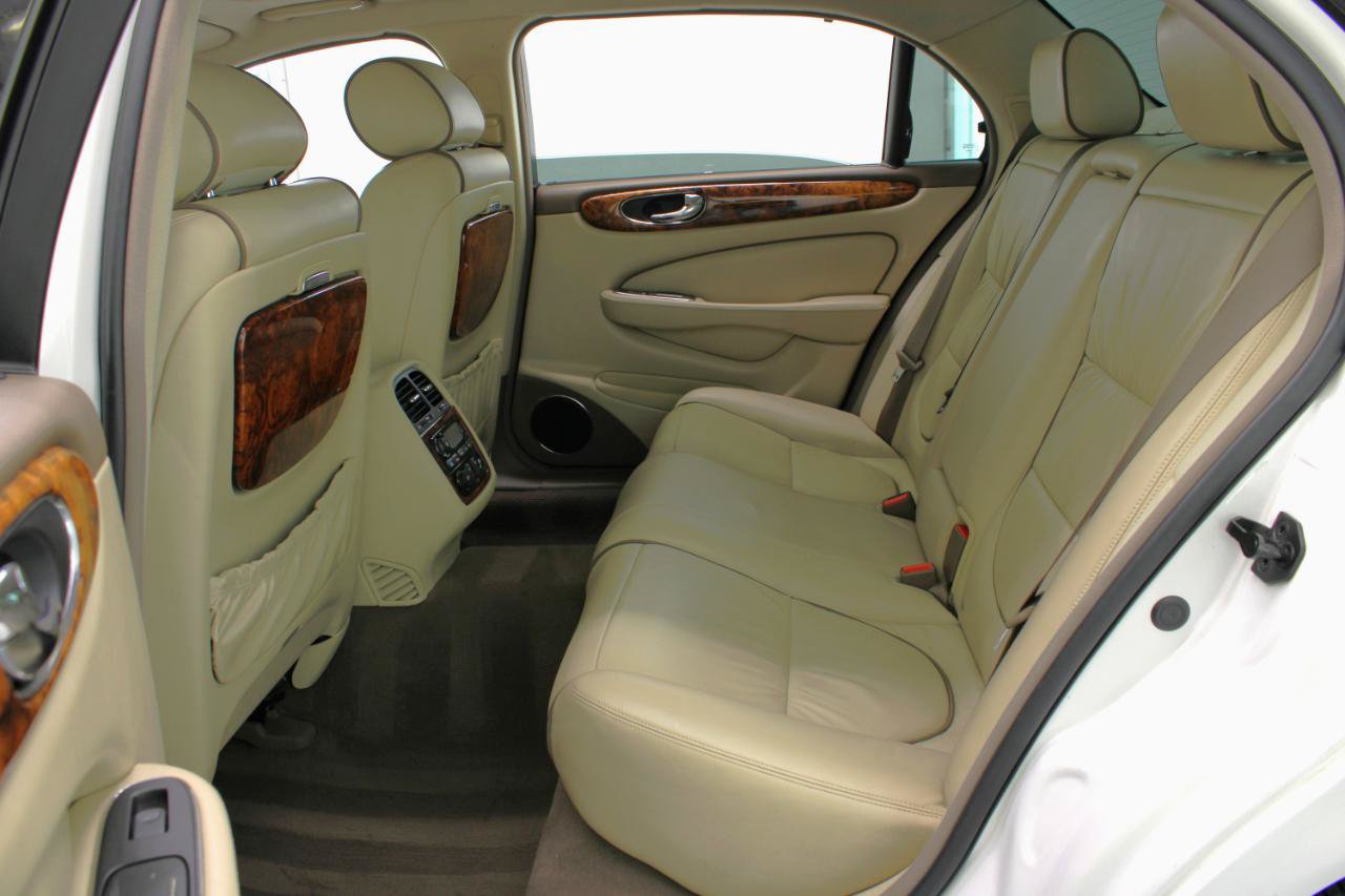 Used 2005 Jaguar XJ Vanden Plas RWD image 38