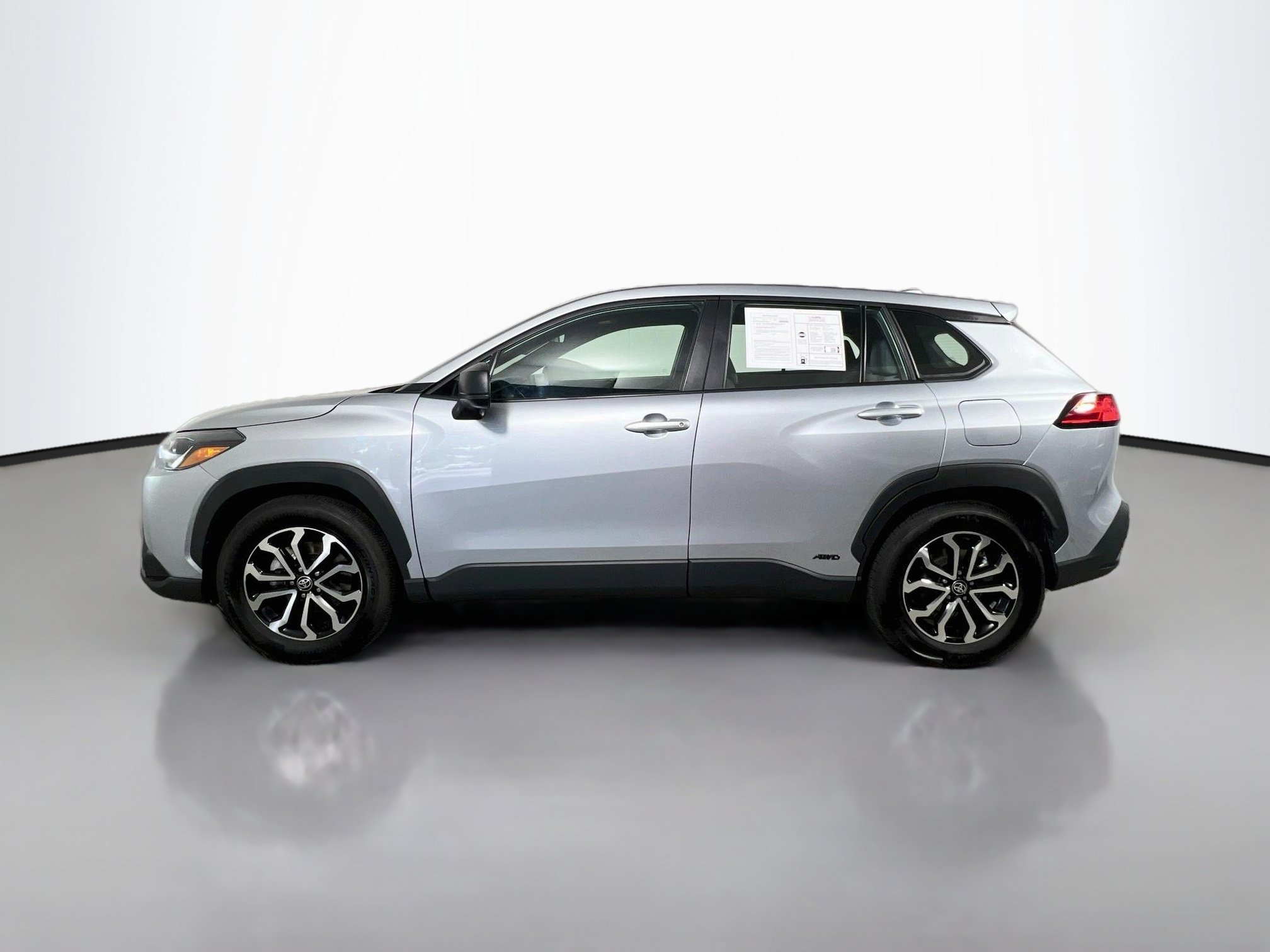 Used 2024 Toyota Corolla Cross AWD Hybrid image 9