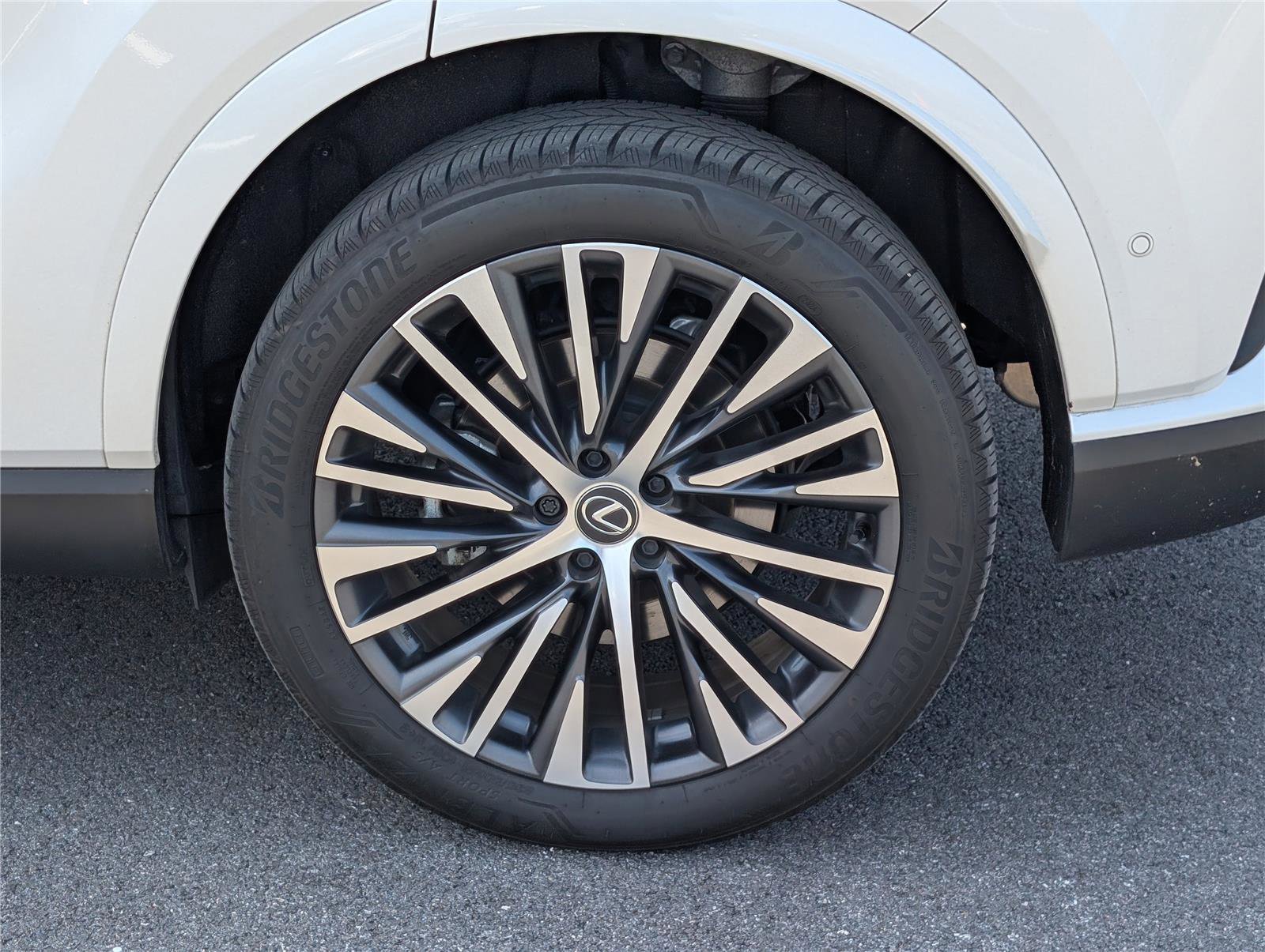 Used 2024 Lexus RX 350 w/ Convenience Package image 10