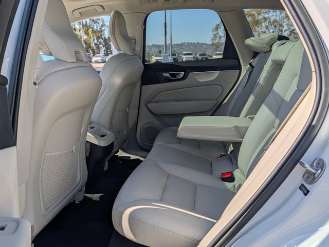 Used 2023 Volvo XC60 B5 Plus AWD/4WD image 56