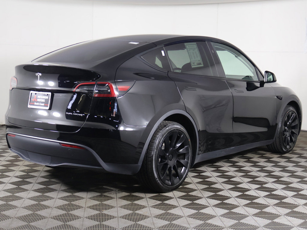 Used 2023 Tesla Model Y Long Range AWD/4WD image 12