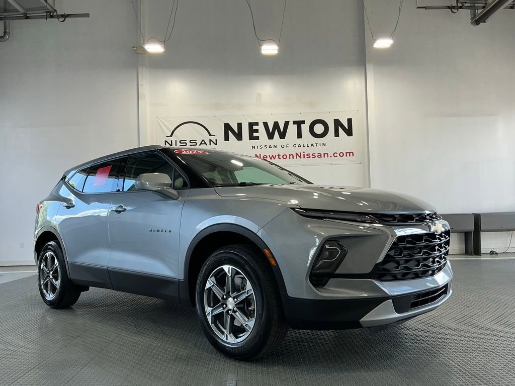 Used 2025 Chevrolet Blazer LT FWD image 26