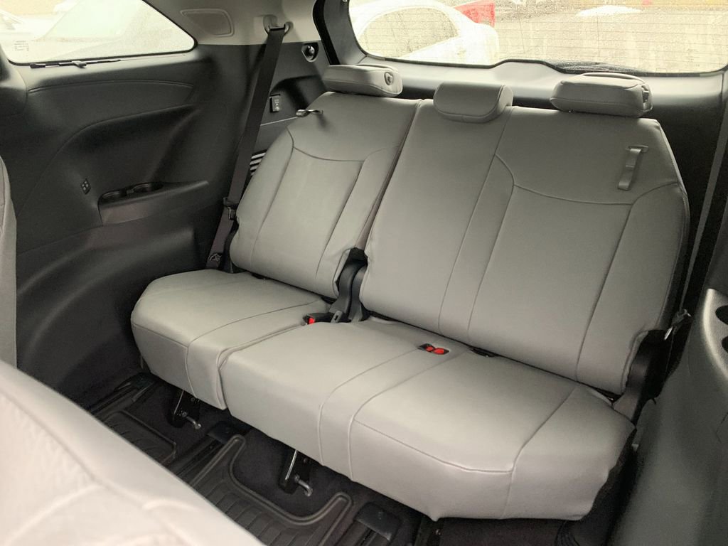New 2026 Toyota Sienna XLE image 17