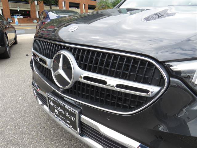 Used 2026 Mercedes-Benz GLC 300 4MATIC image 25
