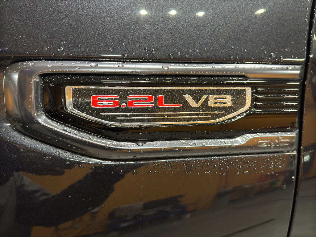 Used 2024 GMC Sierra 1500 AT4 w/ Technology Package AWD/4WD image 10