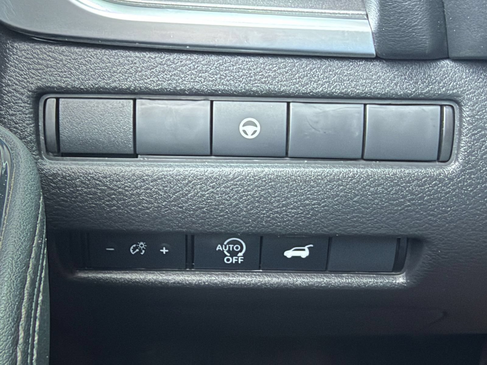 Used 2025 Nissan Rogue SV AWD/4WD image 35