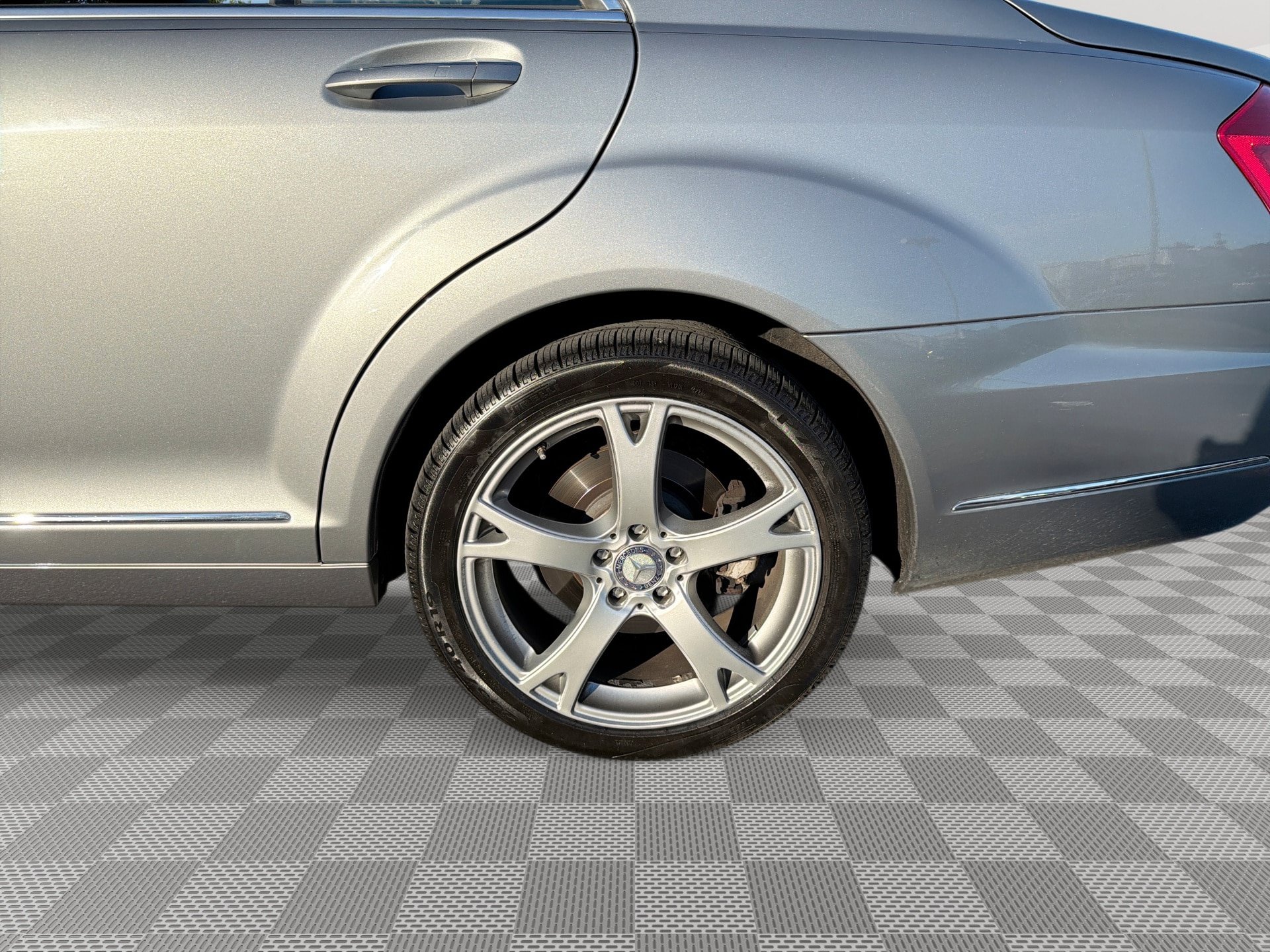 Used 2013 Mercedes-Benz S 550 4MATIC image 29