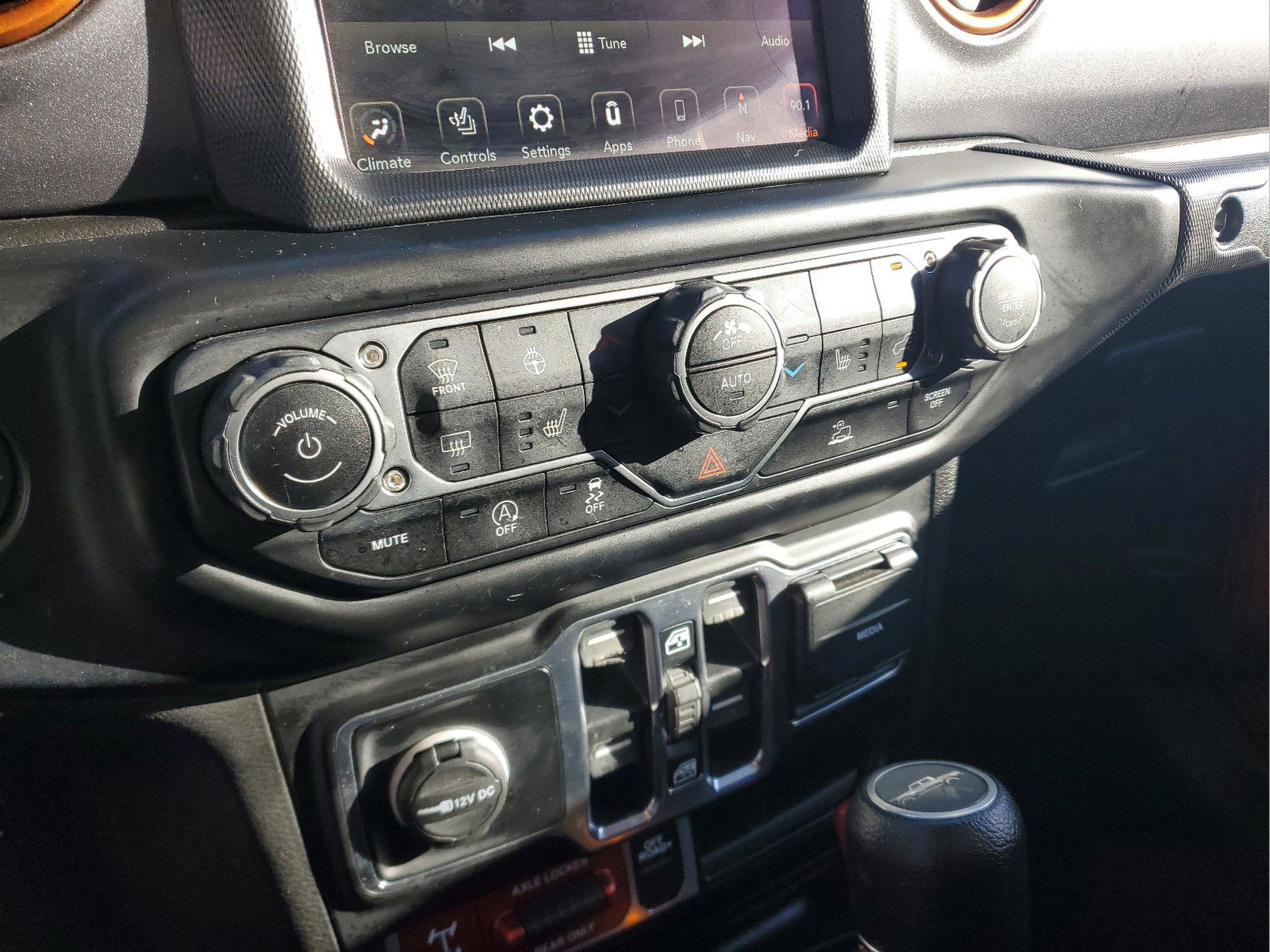 Certified 2022 Jeep Gladiator Mojave w/ LED Lighting Group image 22