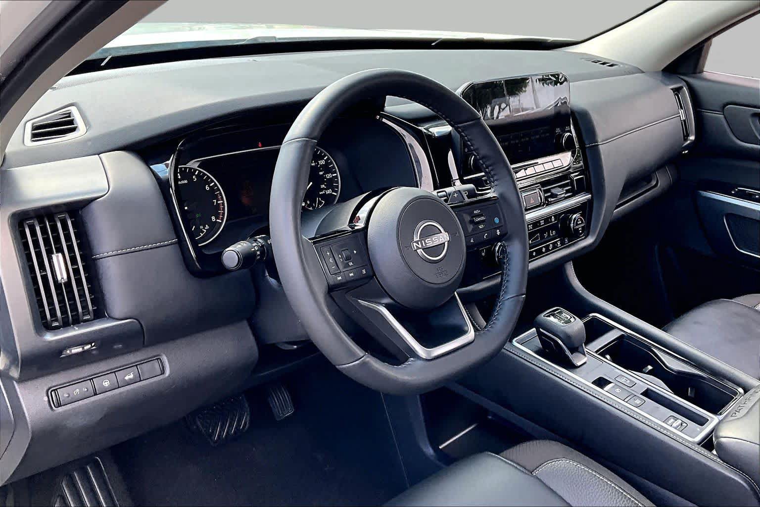 Certified 2024 Nissan Pathfinder SL FWD image 16