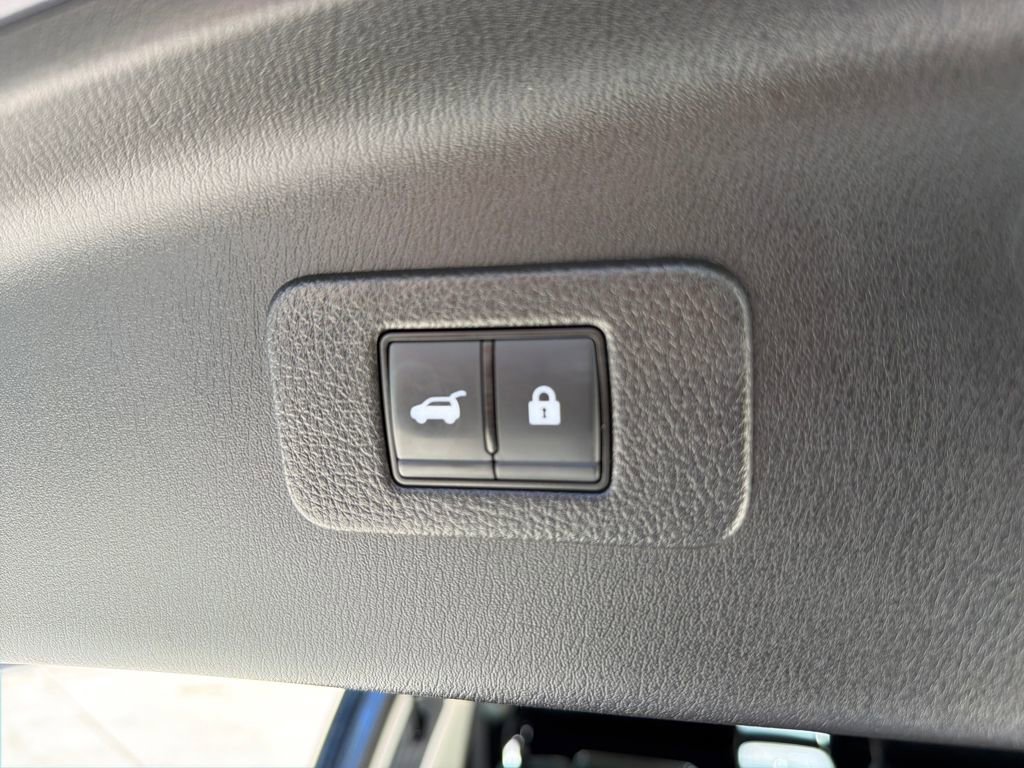 Certified 2022 Nissan Armada SL w/ Captain's Chairs Package image 37