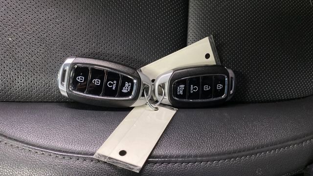Used 2022 Hyundai Kona Limited AWD/4WD image 30