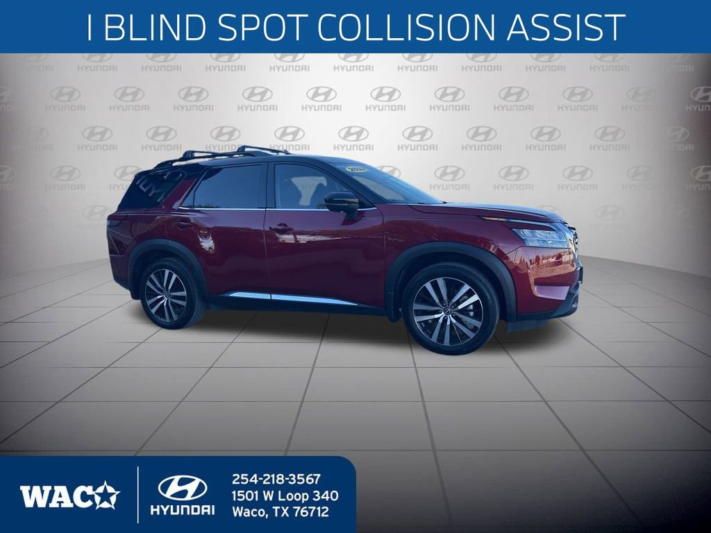 Used 2024 Nissan Pathfinder Platinum image 11