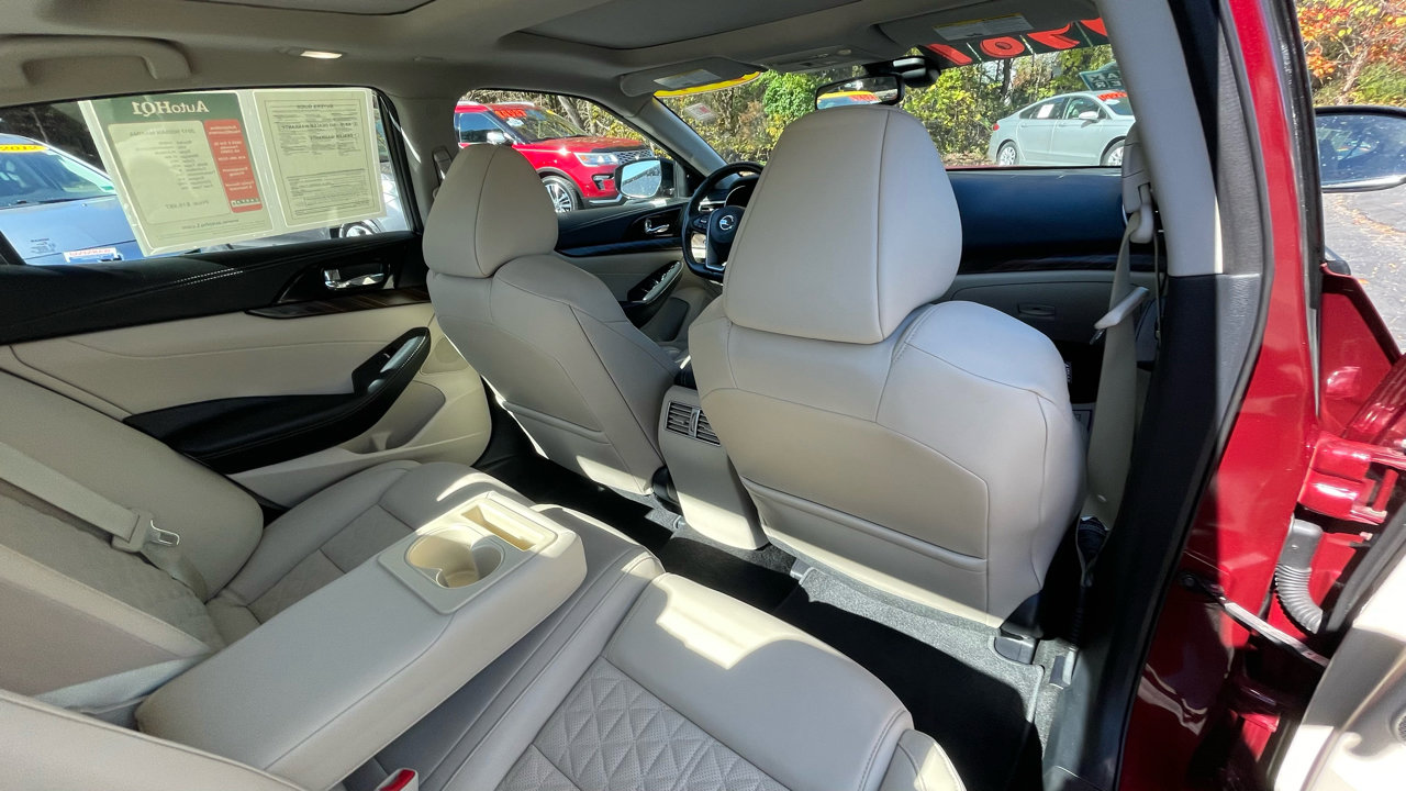 Used 2017 Nissan Maxima Platinum image 26