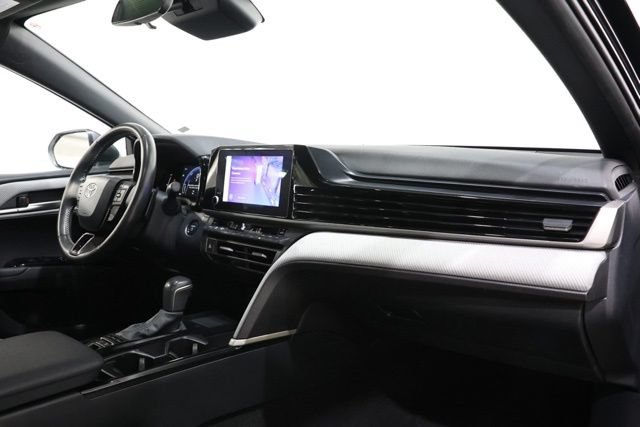 Used 2025 Toyota Camry SE FWD image 17