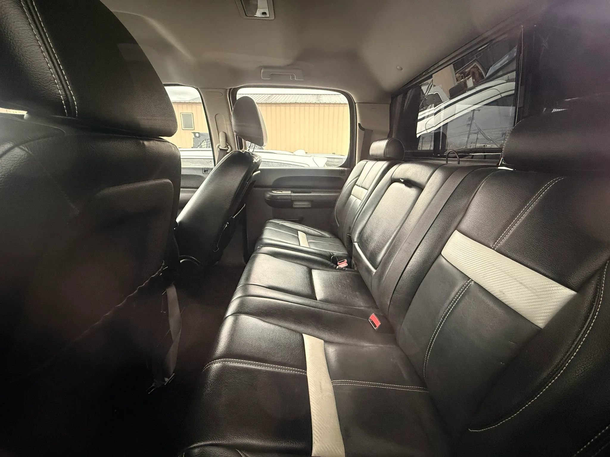 Used 2009 GMC Sierra 2500 SLE w/ Suspension Package, Off-Road AWD/4WD image 8