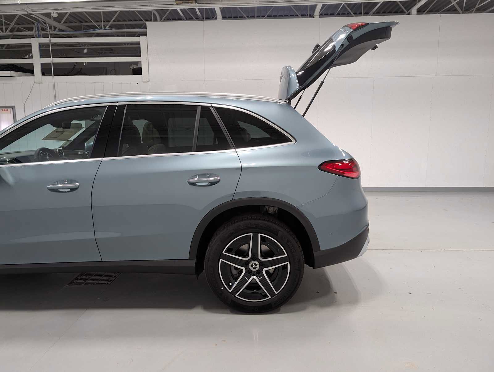 New 2026 Mercedes-Benz GLC 300 4MATIC image 9