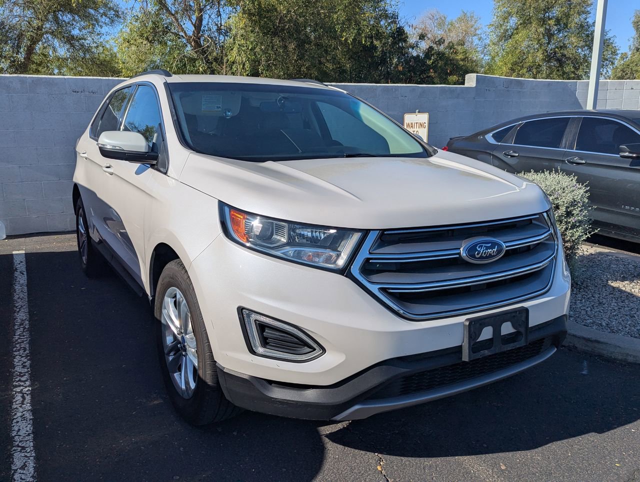 Used 2018 Ford Edge SEL w/ Equipment Group 201A FWD image 3