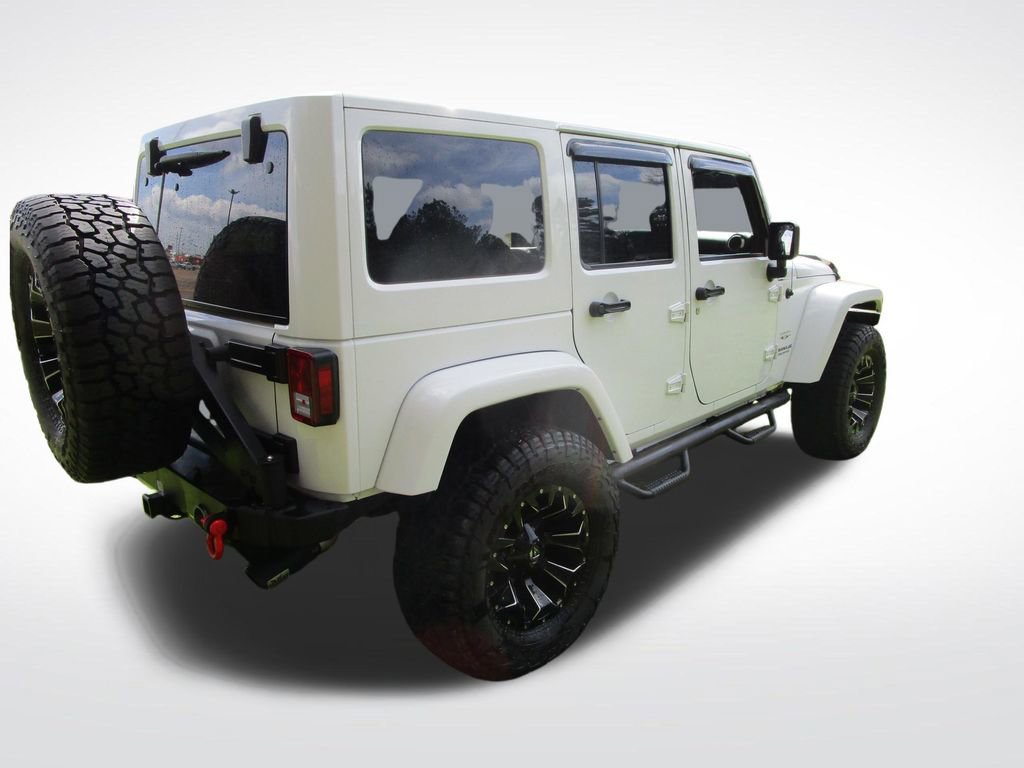 Used 2017 Jeep Wrangler Unlimited Sahara w/ Connectivity Group image 8