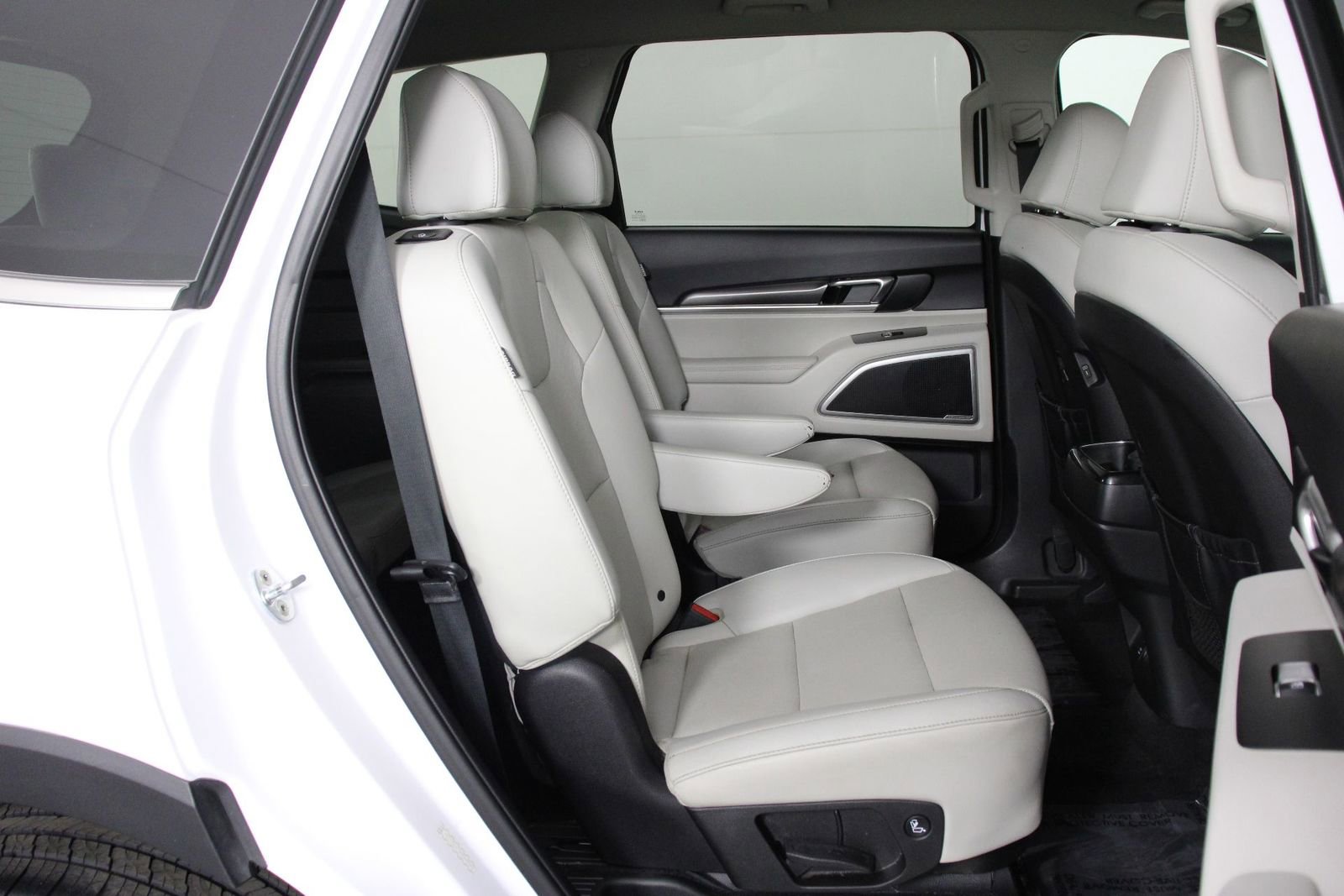 Used 2023 Kia Telluride S image 28