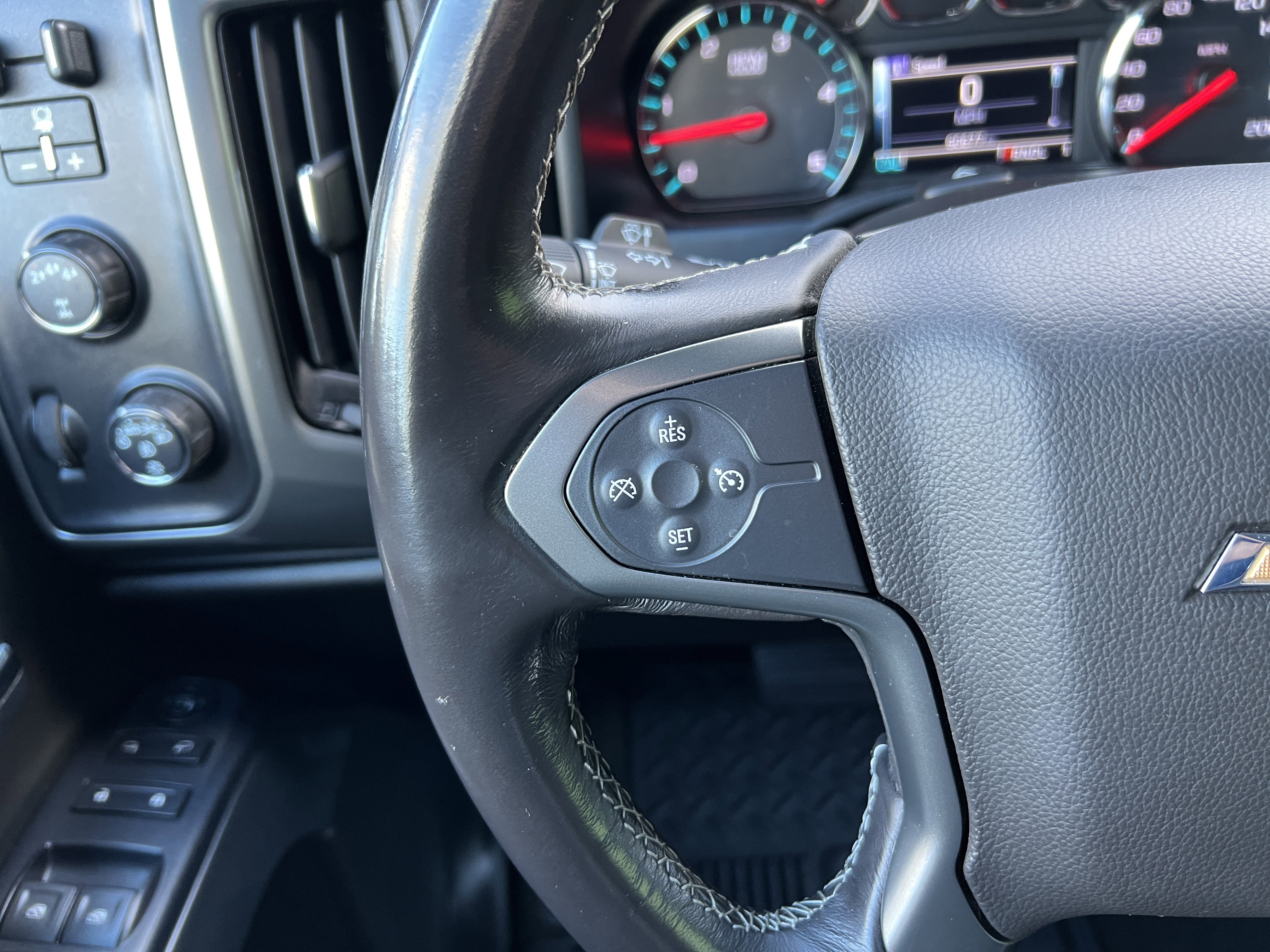 Used 2018 Chevrolet Silverado 3500 LT image 25