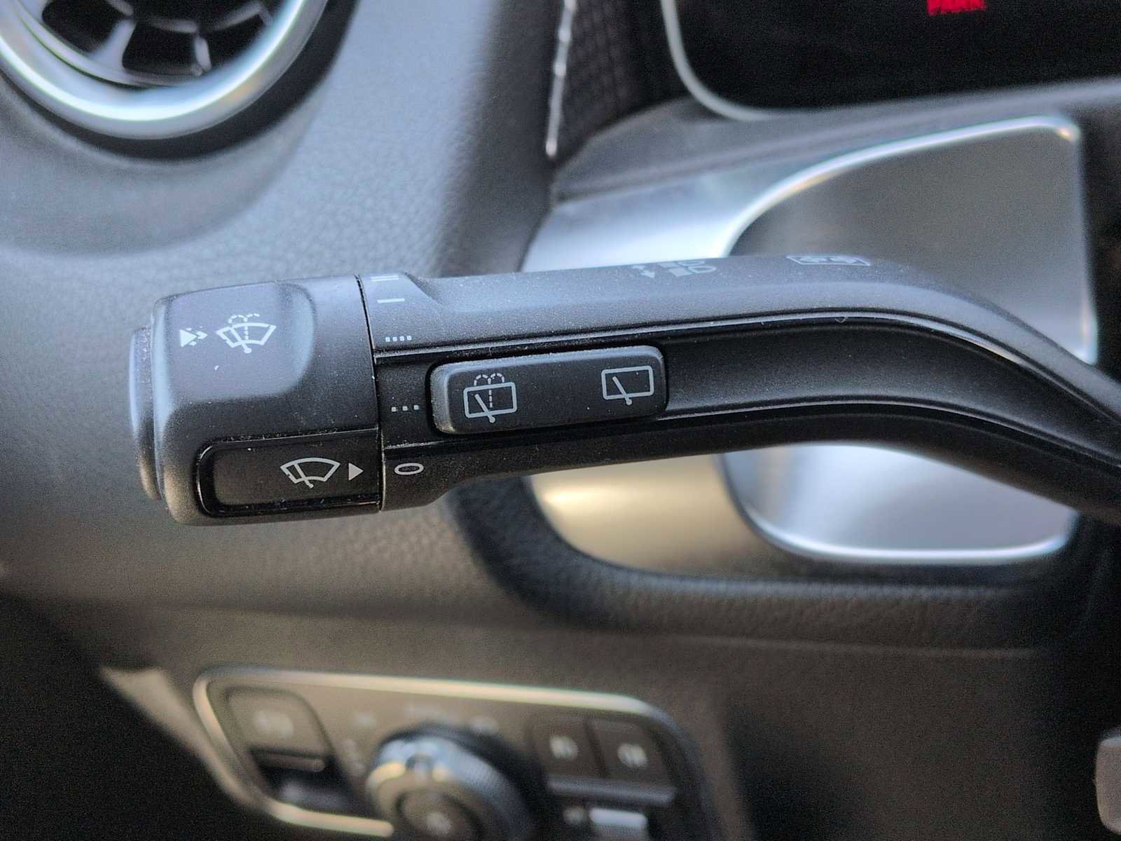 Used 2020 Mercedes-Benz GLB 250 4MATIC image 28