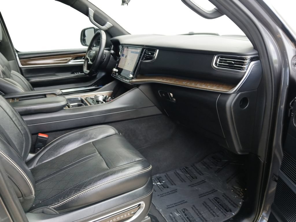 Used 2023 Jeep Grand Wagoneer L Series II AWD/4WD image 24