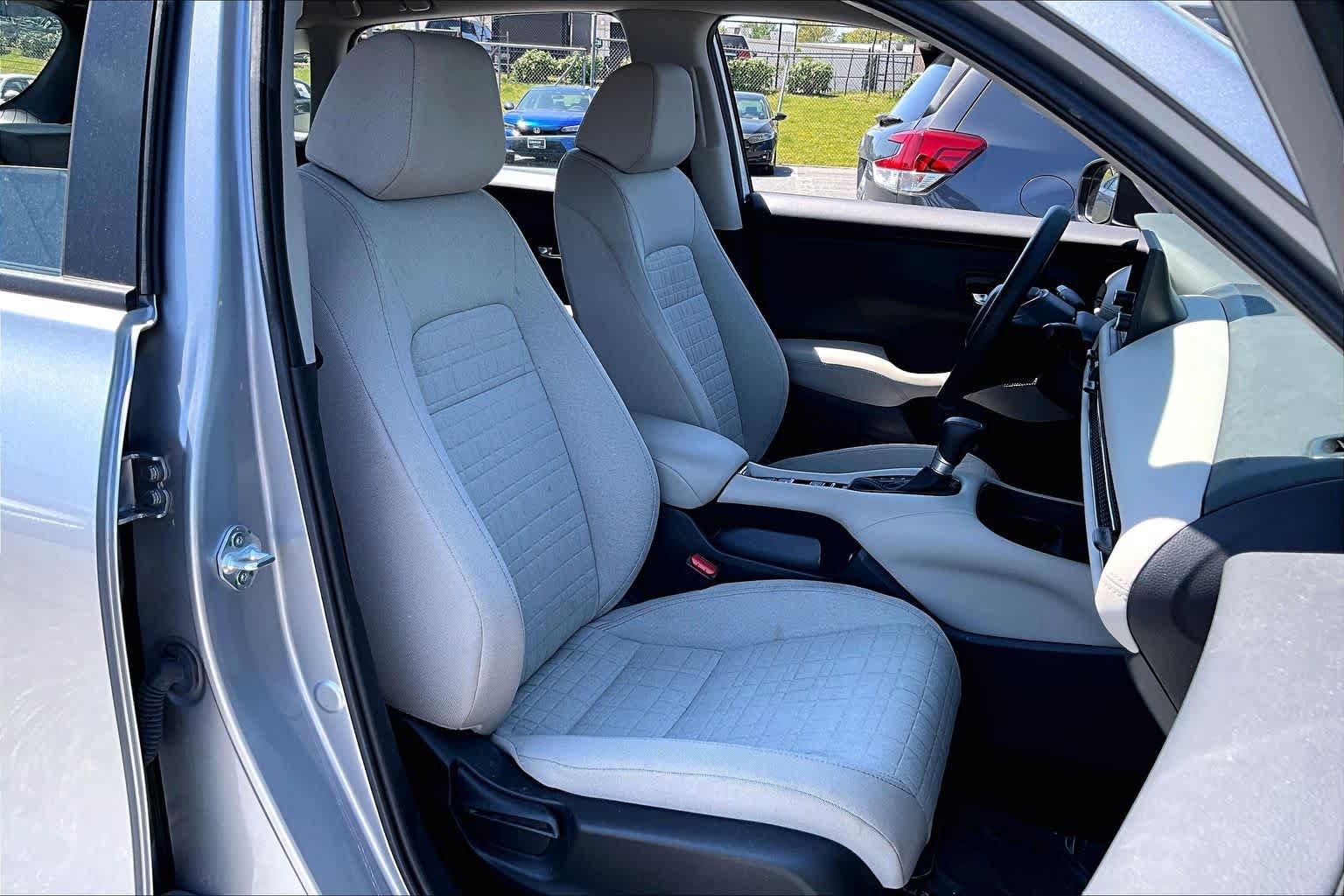 Used 2023 Honda HR-V LX image 9