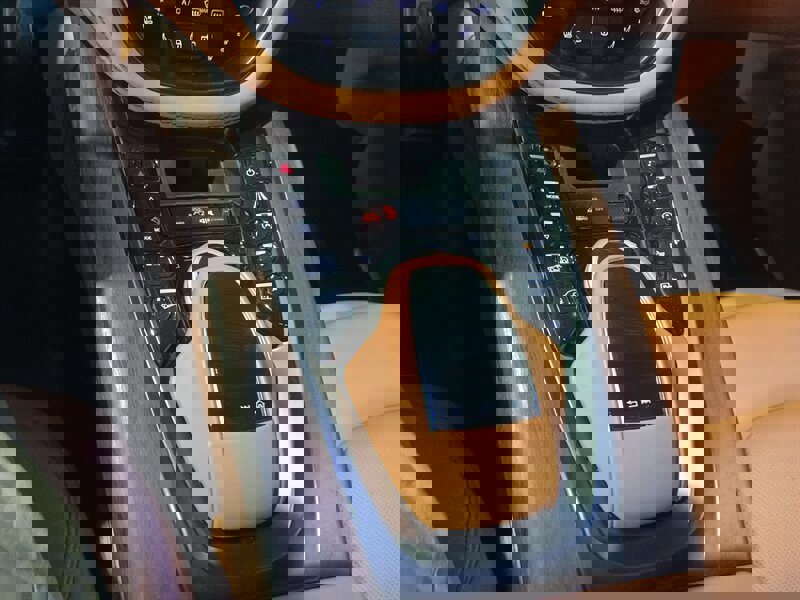 Used 2021 Aston Martin DBX image 25