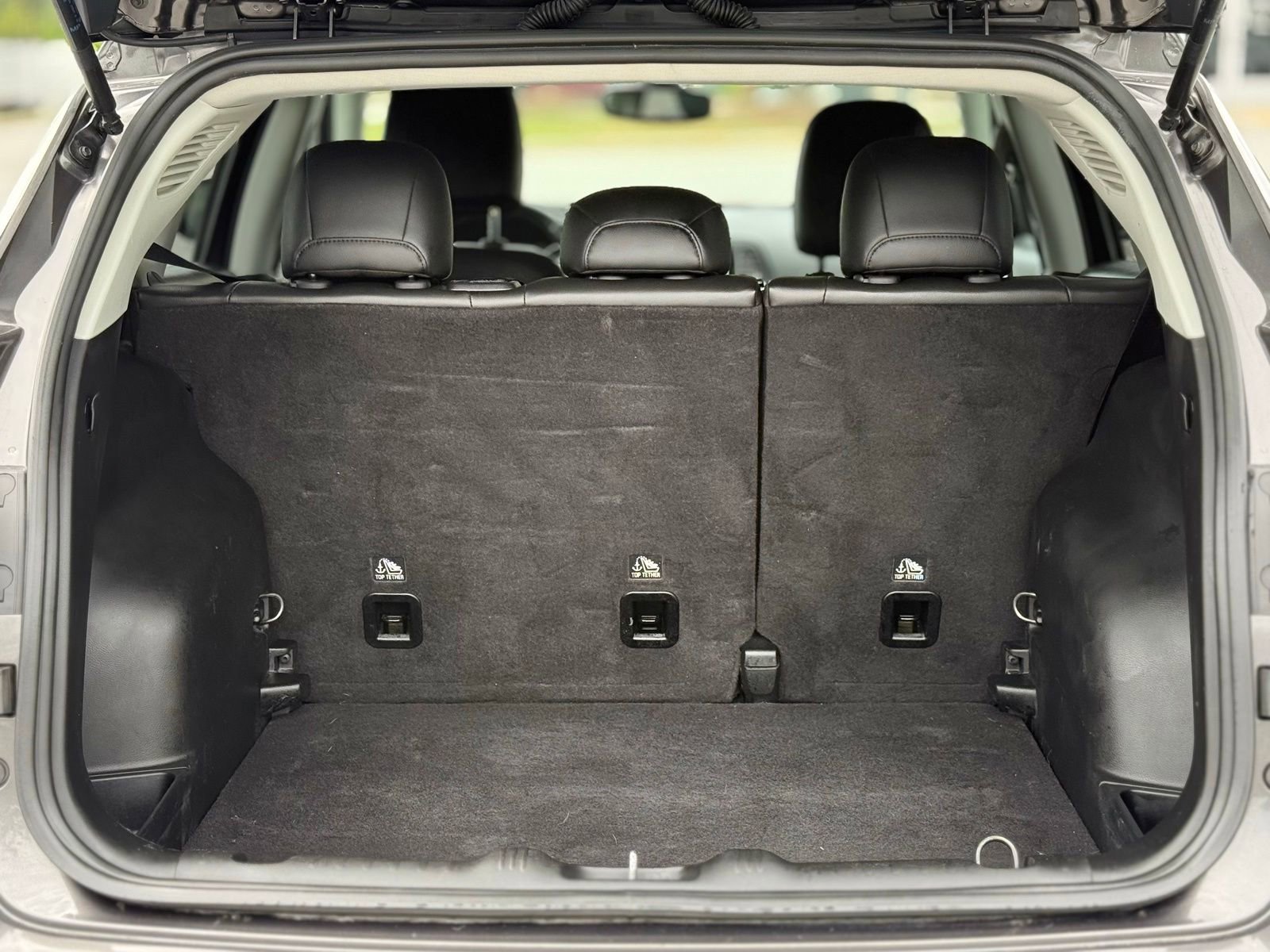 Used 2018 Jeep Compass Latitude FWD image 48