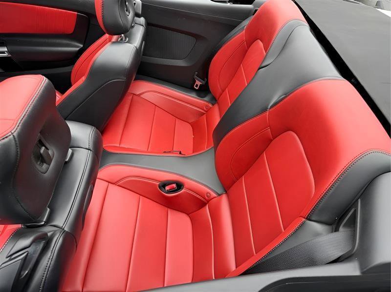 Used 2015 Ford Mustang GT Premium RWD image 30