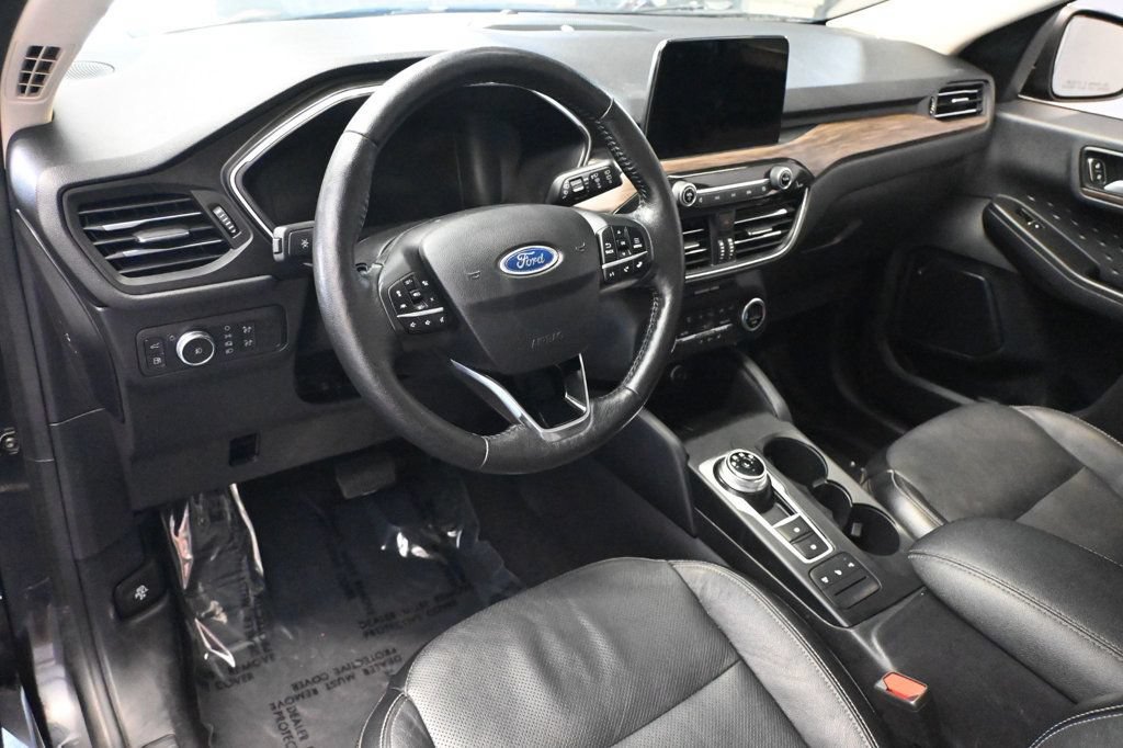 Used 2020 Ford Escape Titanium FWD image 10