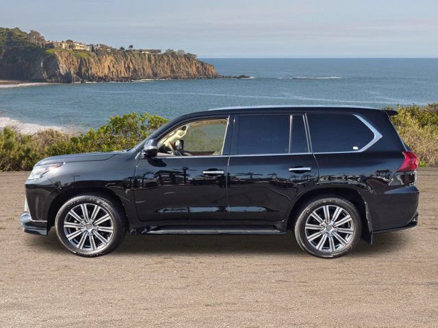 Used 2017 Lexus LX 570 4WD w/ Luxury Package image 8