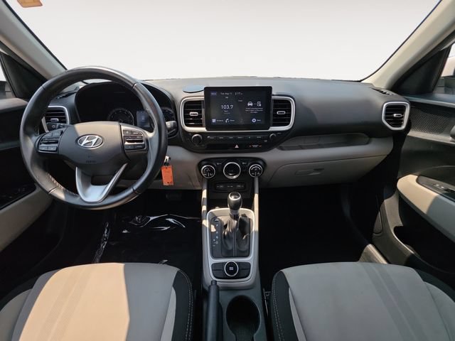 Used 2022 Hyundai Venue SEL FWD image 10
