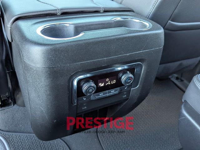 Used 2025 GMC Yukon XL Denali image 32