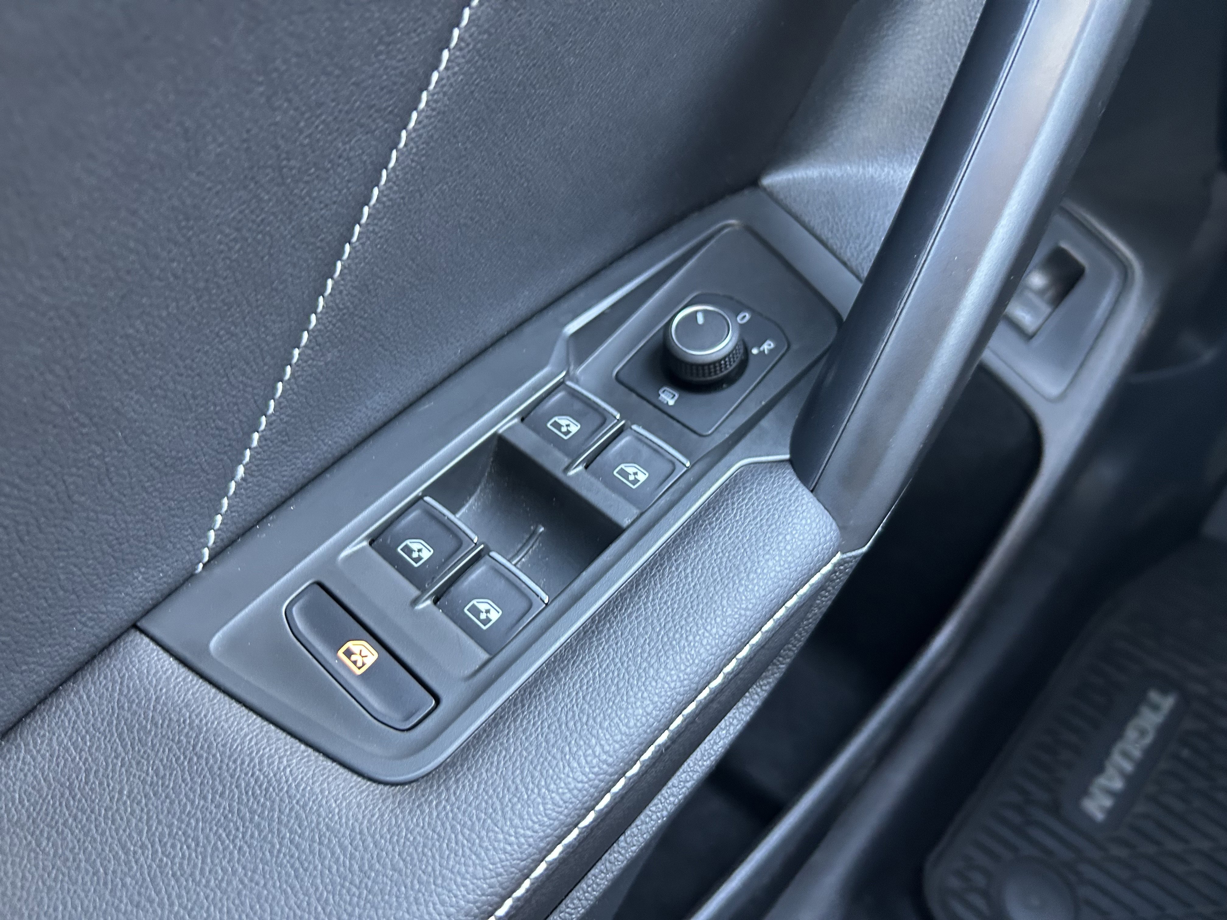 Certified 2024 Volkswagen Tiguan SE image 21