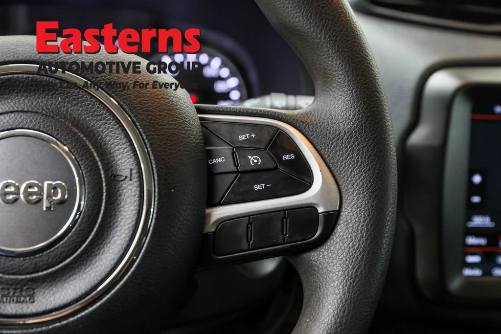 Used 2023 Jeep Renegade Latitude image 16