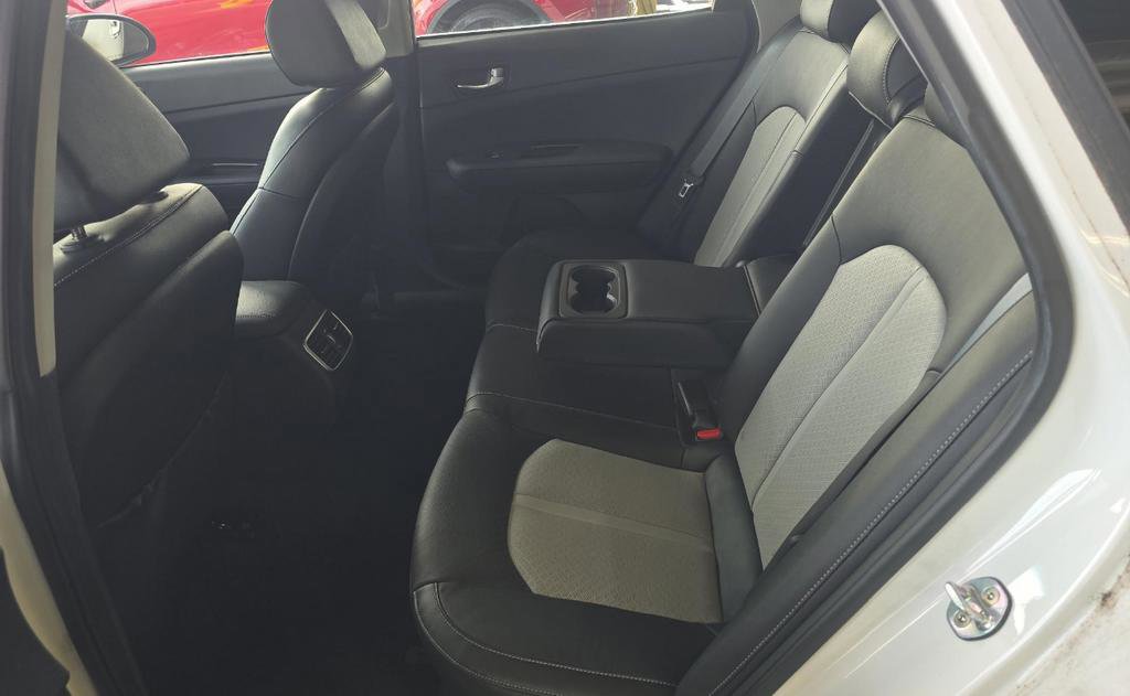 Used 2019 Kia Optima EX image 14